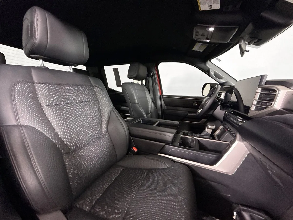 2025 Toyota Tundra SR5 thumbnail 40