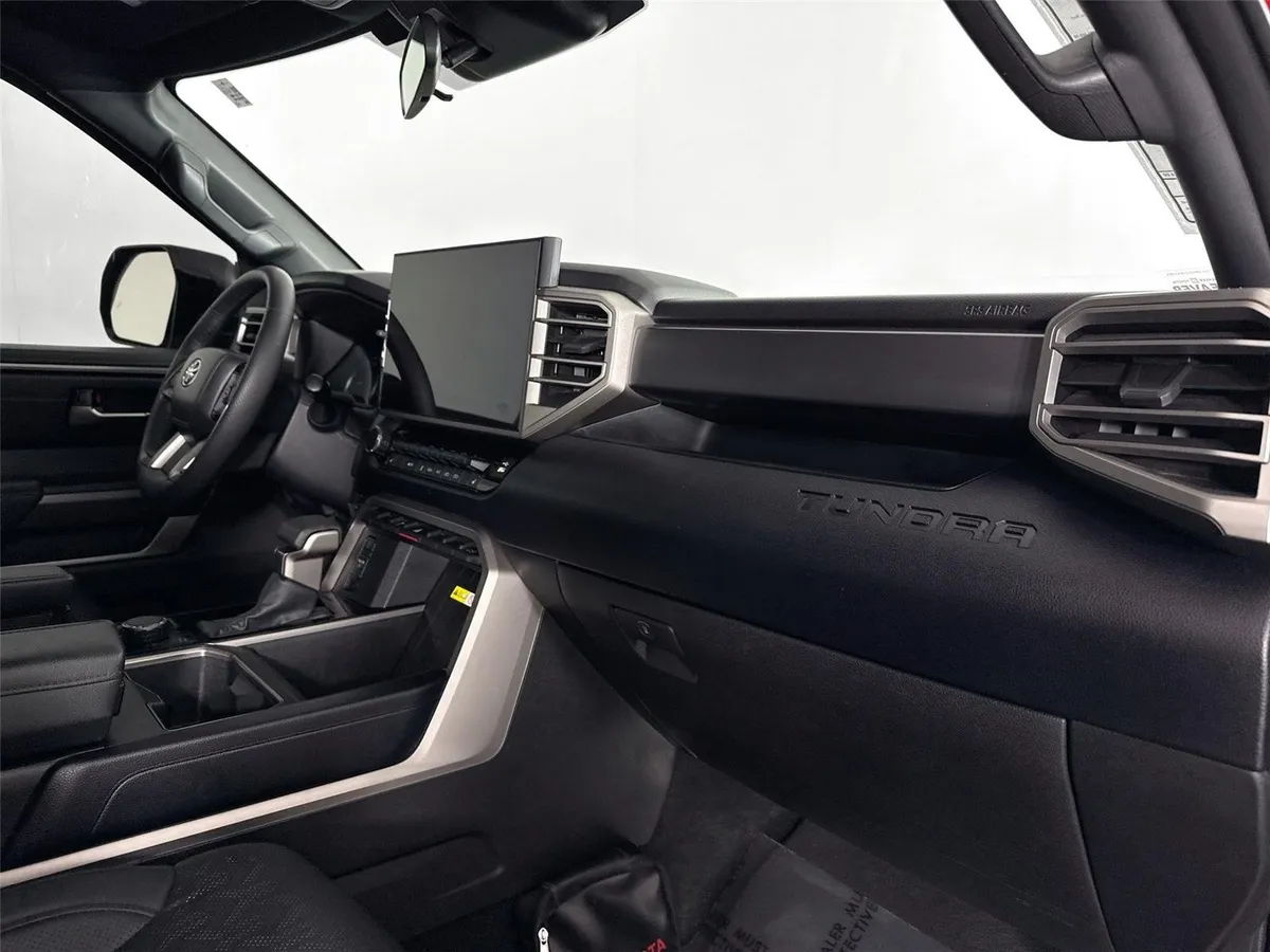 2025 Toyota Tundra SR5 thumbnail 41