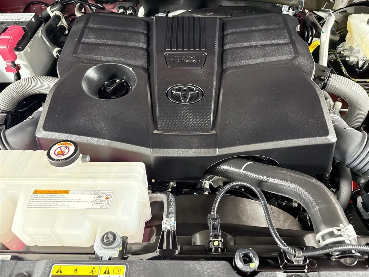 2025 Toyota Tundra SR5 thumbnail 42
