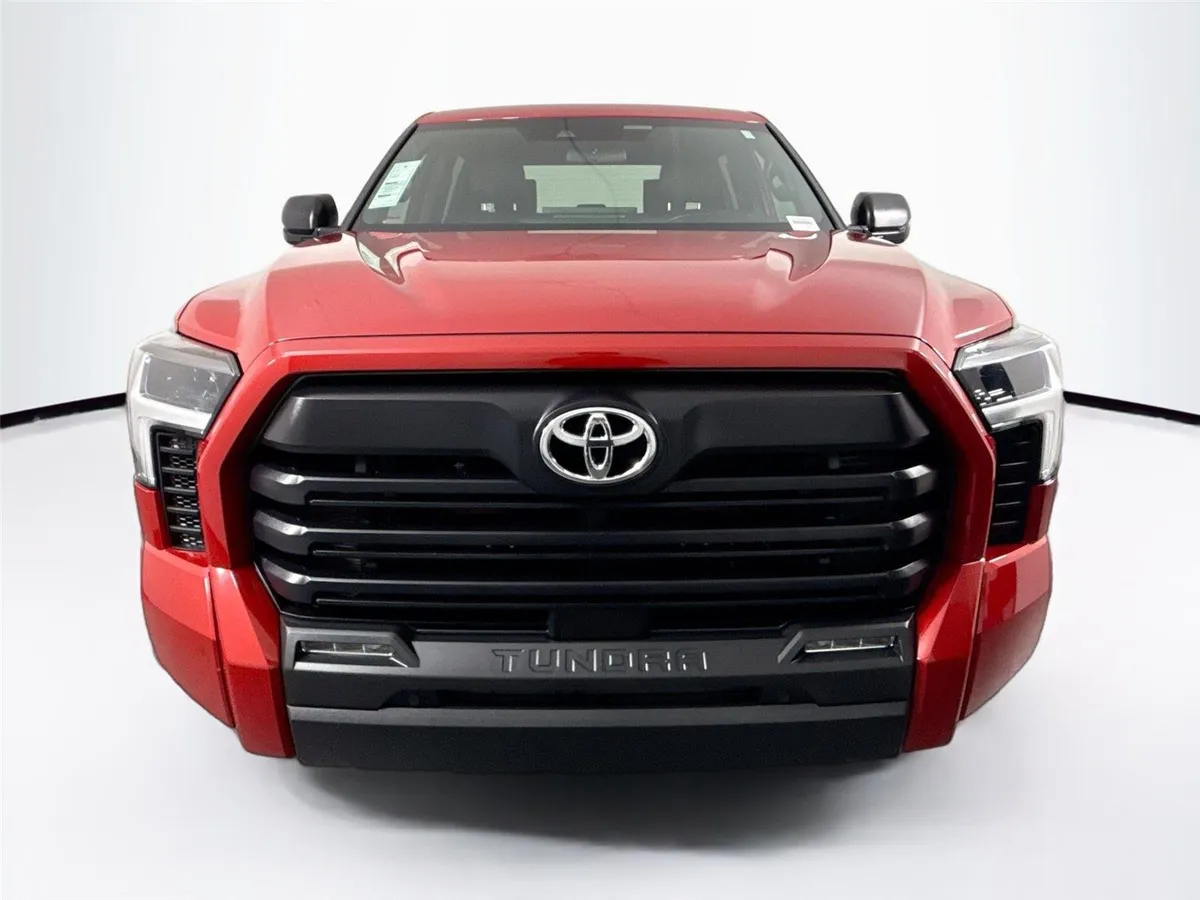 2025 Toyota Tundra SR5 thumbnail 9