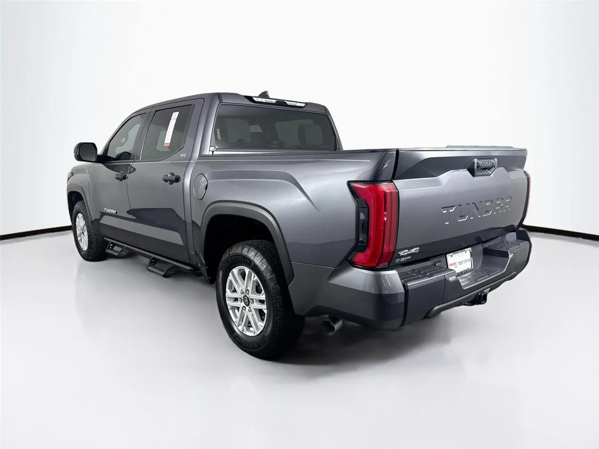 2025 Toyota Tundra SR5 thumbnail 12