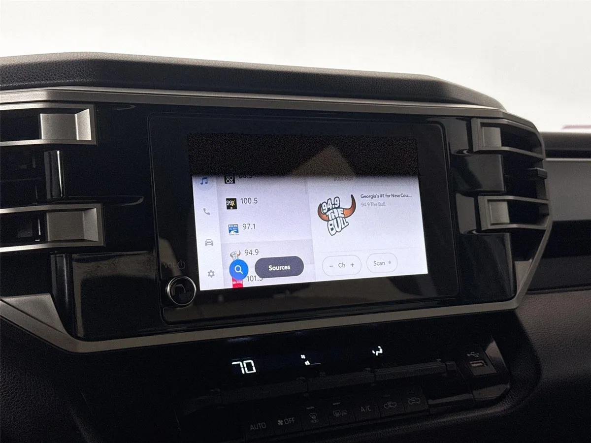 2025 Toyota Tundra SR5 thumbnail 22