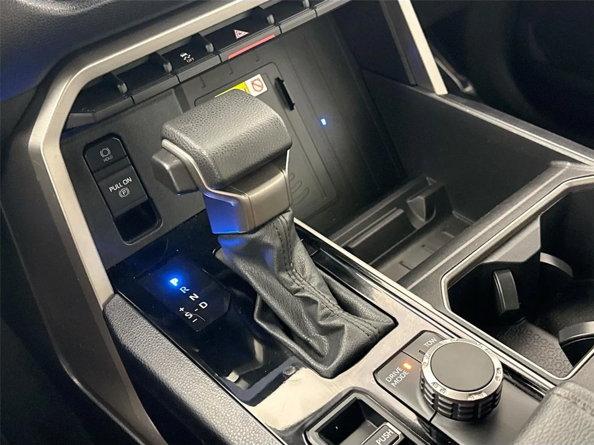 2025 Toyota Tundra SR5 thumbnail 25