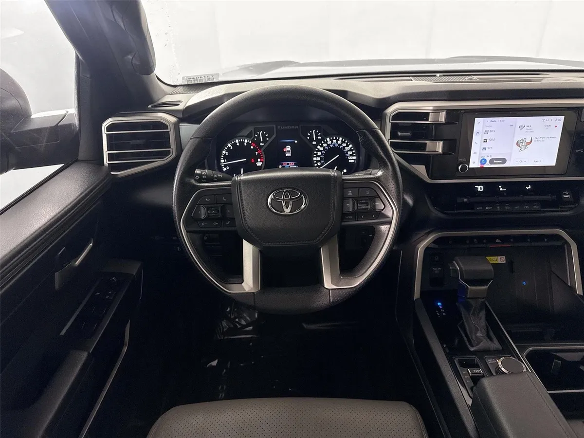 2025 Toyota Tundra SR5 thumbnail 31
