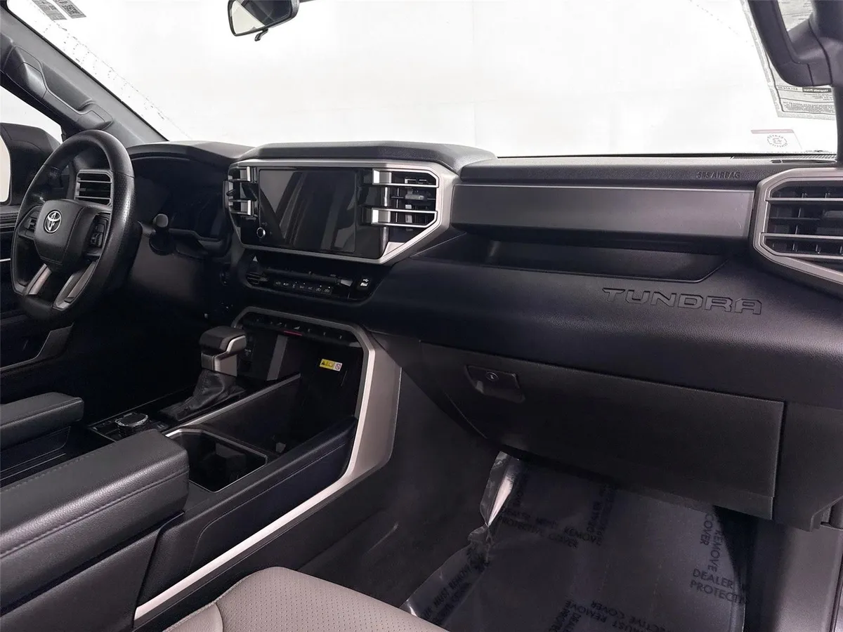 2025 Toyota Tundra SR5 thumbnail 41