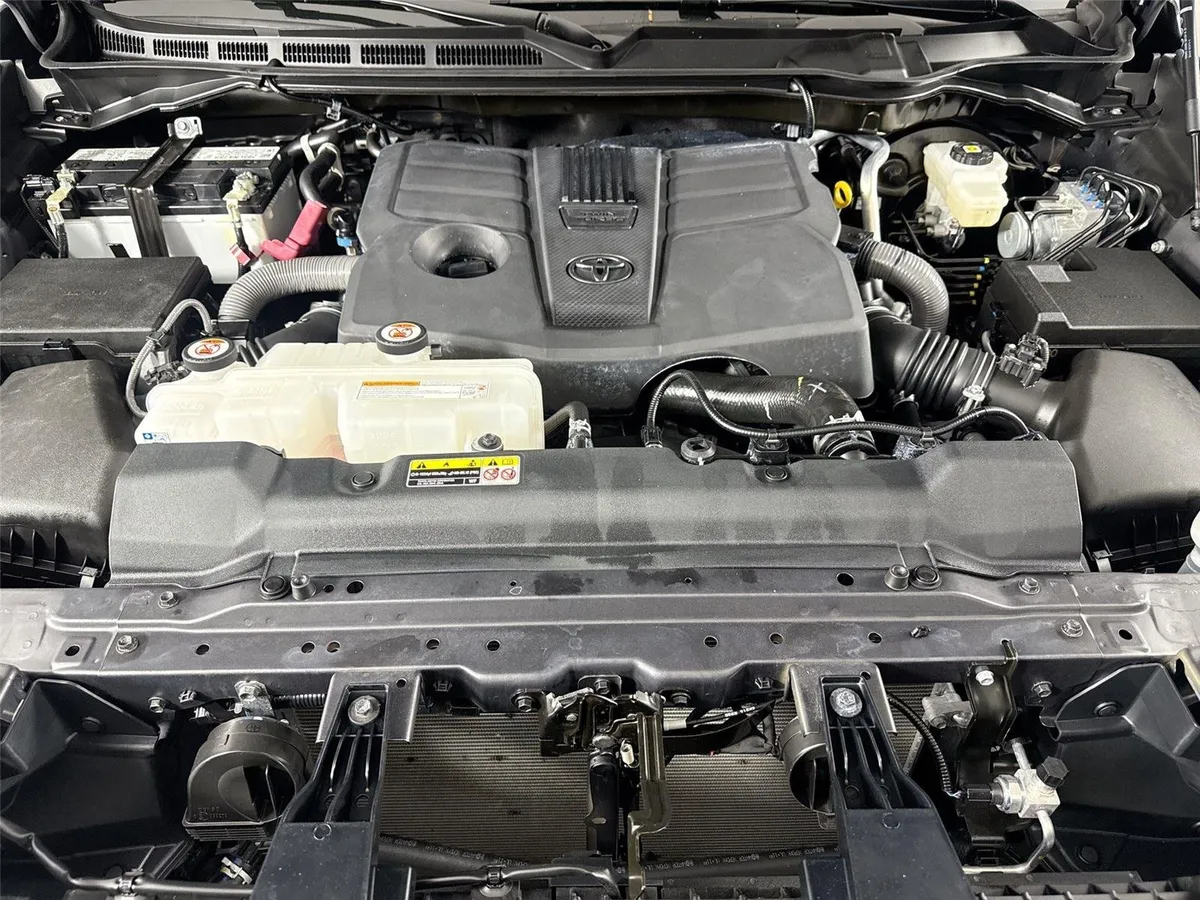 2025 Toyota Tundra SR5 thumbnail 42