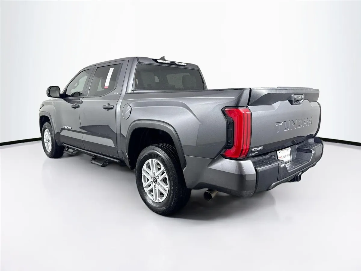 2025 Toyota Tundra SR5 thumbnail 12