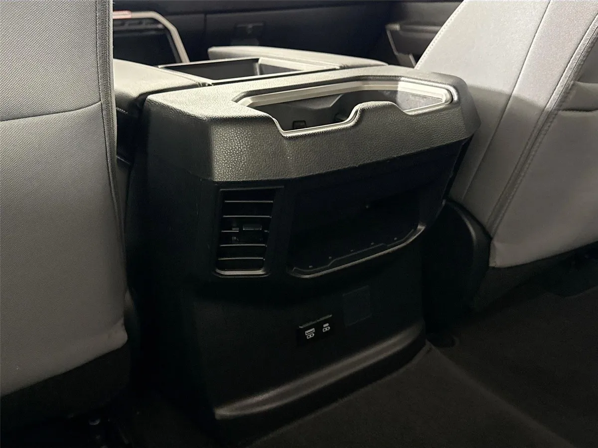 2025 Toyota Tundra SR5 thumbnail 33