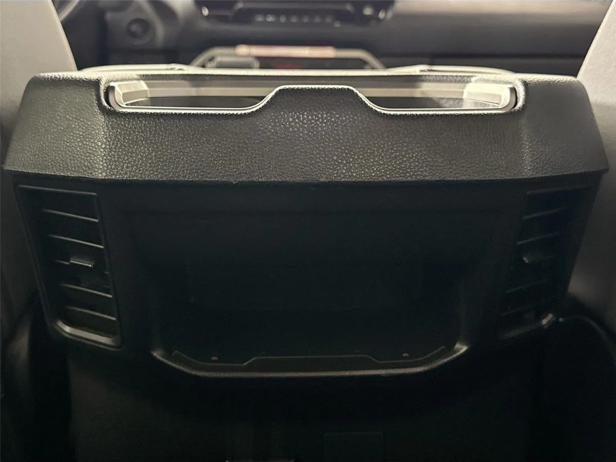 2025 Toyota Tundra SR5 thumbnail 34