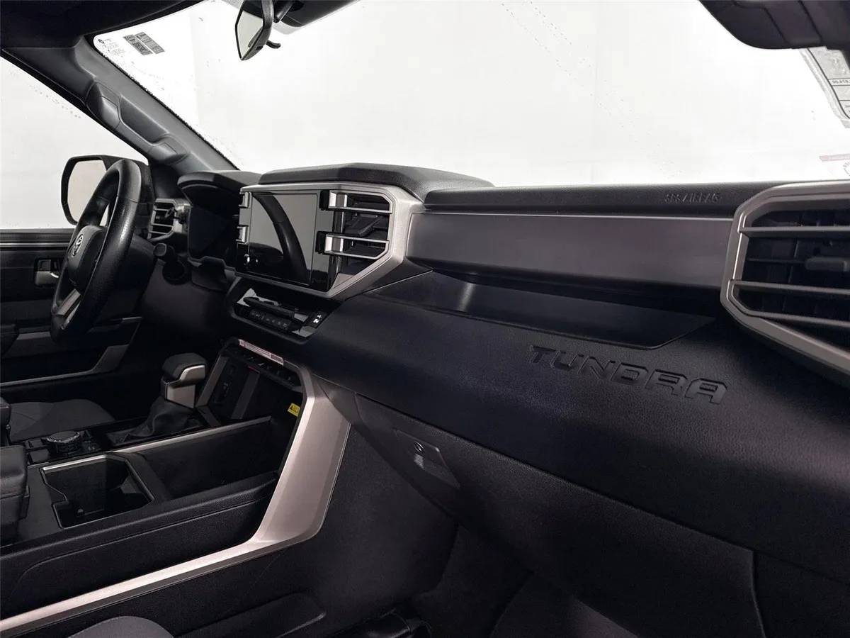 2025 Toyota Tundra SR5 thumbnail 40