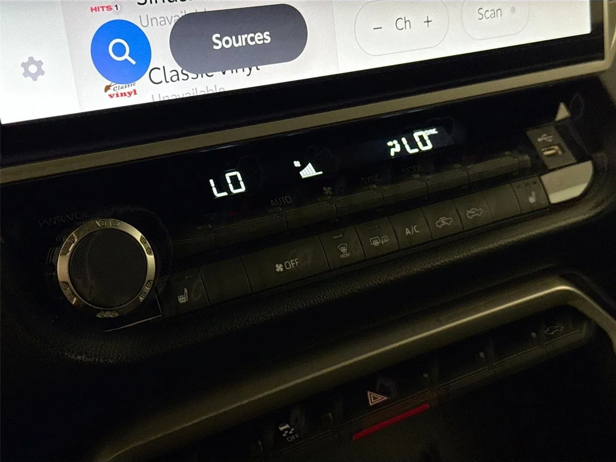 2025 Toyota Tundra SR5 thumbnail 25