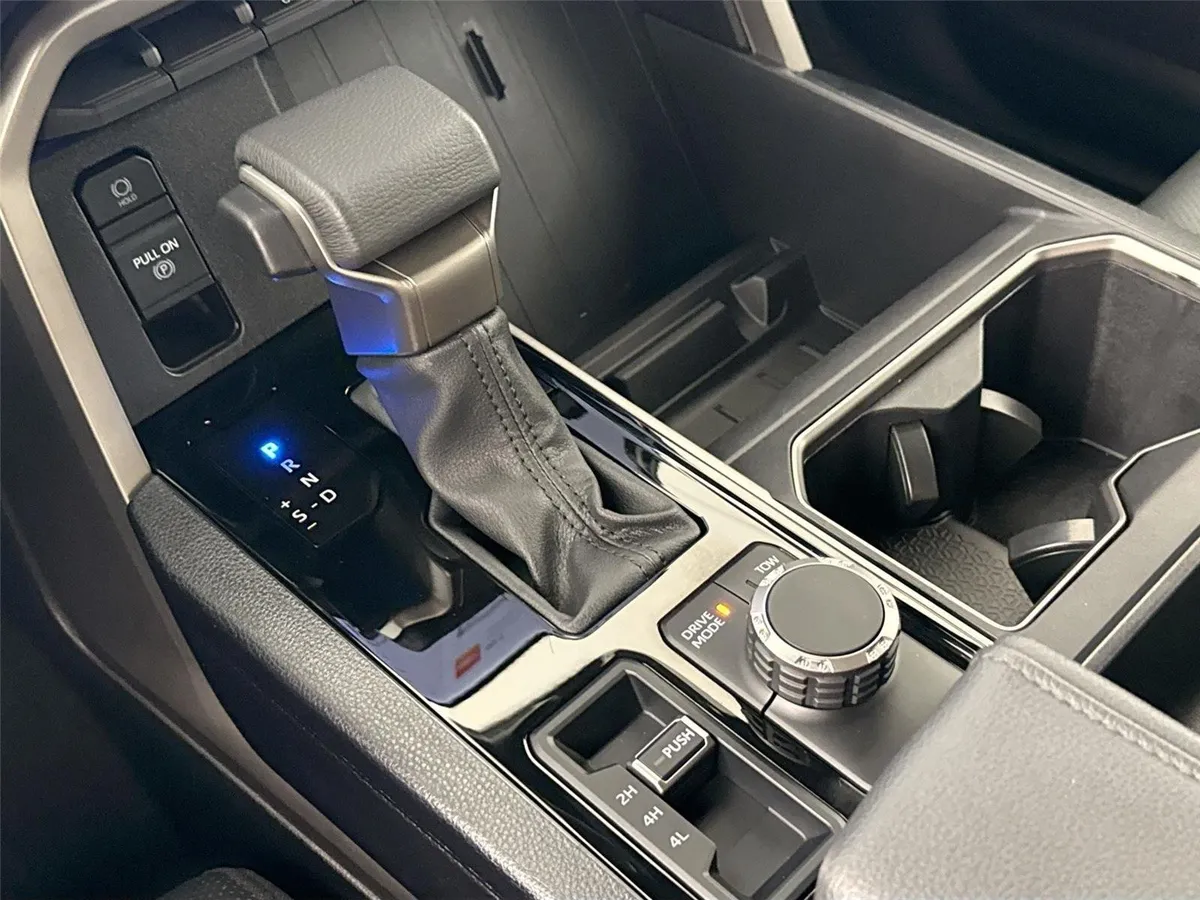 2025 Toyota Tundra SR5 thumbnail 26