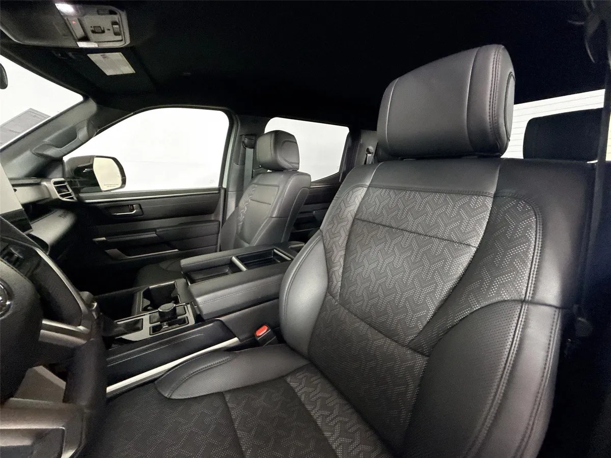 2025 Toyota Tundra SR5 thumbnail 3