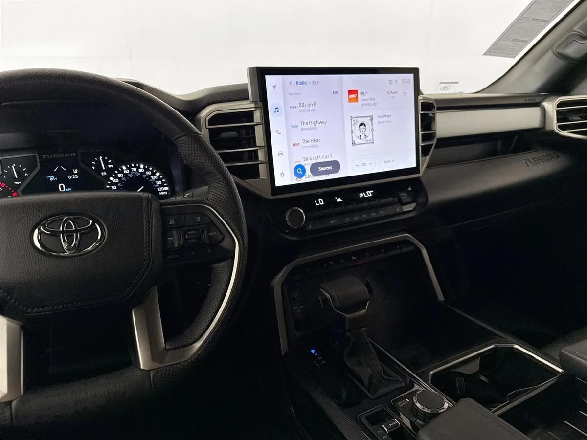 2025 Toyota Tundra SR5 thumbnail 31