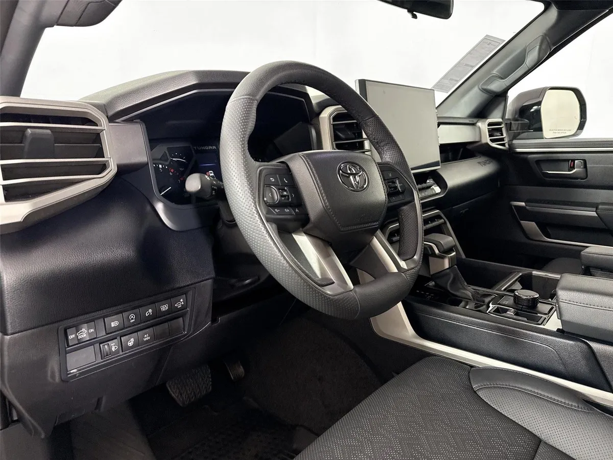 2025 Toyota Tundra SR5 thumbnail 4
