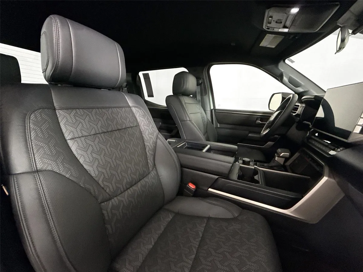 2025 Toyota Tundra SR5 thumbnail 40