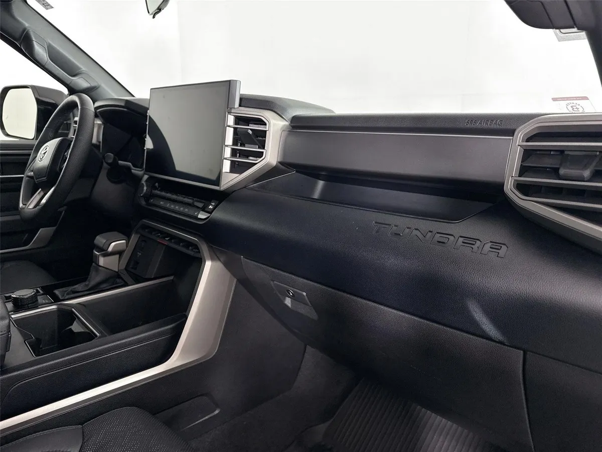 2025 Toyota Tundra SR5 thumbnail 41