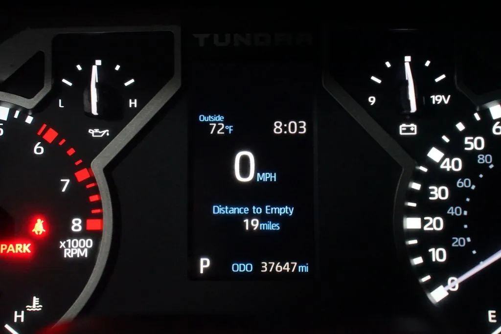 2025 Toyota Tundra SR5 thumbnail 17