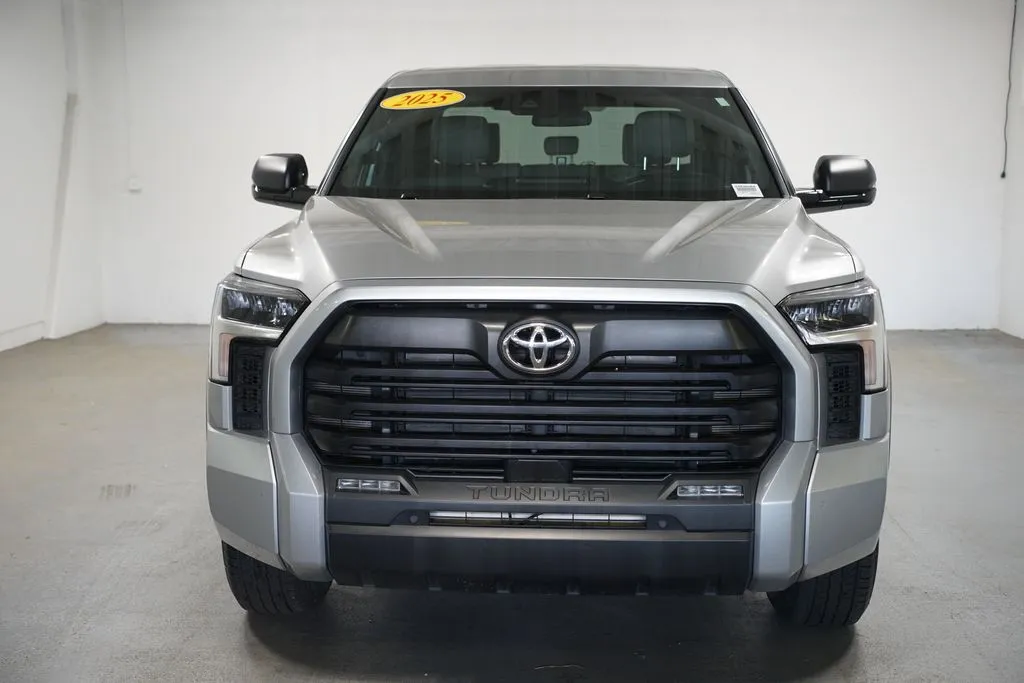 2025 Toyota Tundra SR5 thumbnail 2