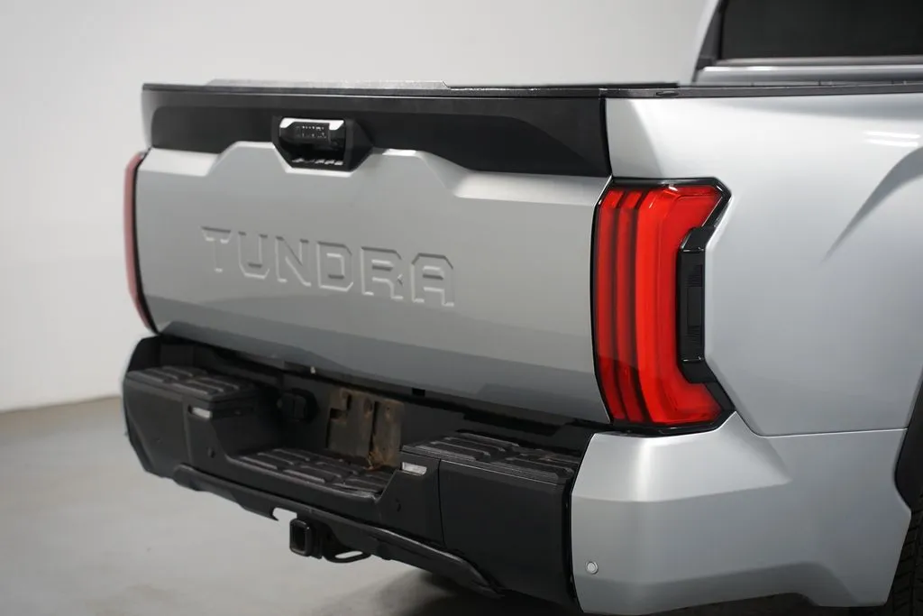 2025 Toyota Tundra SR5 thumbnail 9