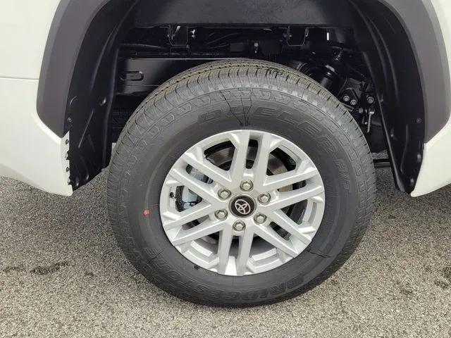 2025 Toyota Tundra SR5 thumbnail 10