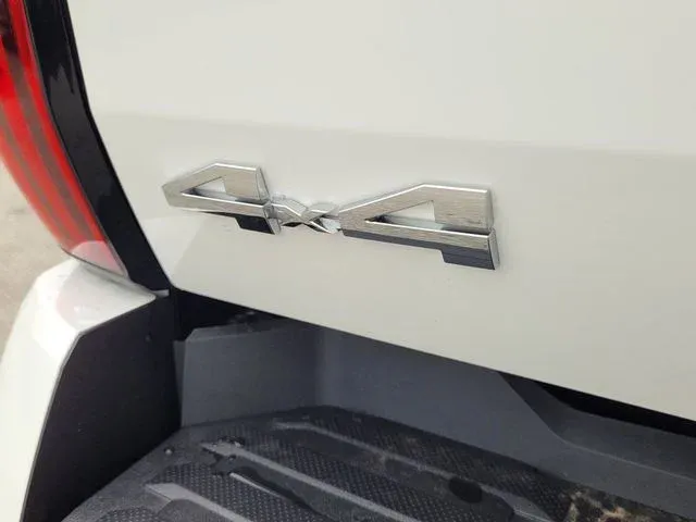 2025 Toyota Tundra SR5 thumbnail 12