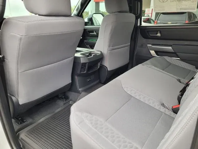2025 Toyota Tundra SR5 thumbnail 21