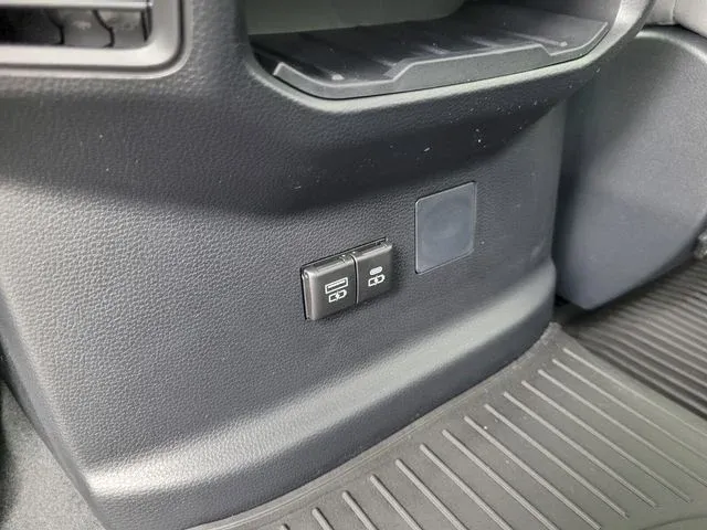 2025 Toyota Tundra SR5 thumbnail 22