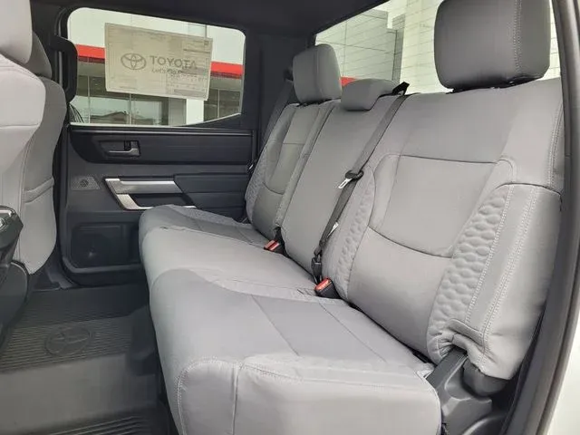 2025 Toyota Tundra SR5 thumbnail 23