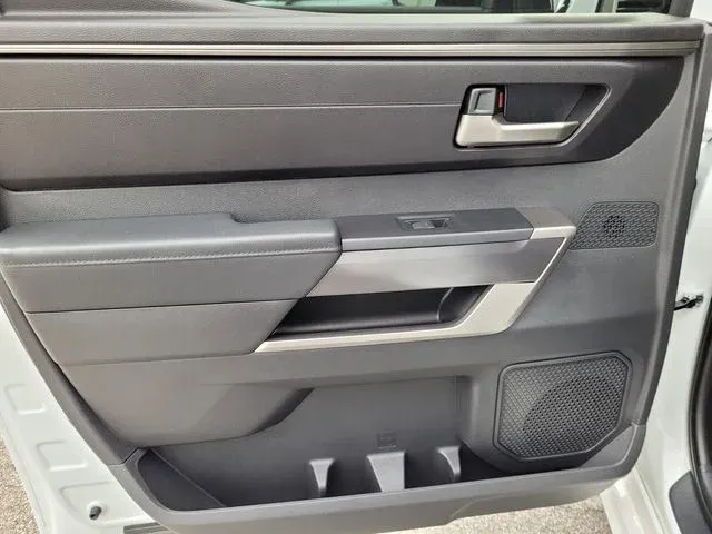 2025 Toyota Tundra SR5 thumbnail 24