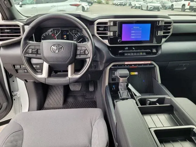 2025 Toyota Tundra SR5 thumbnail 26