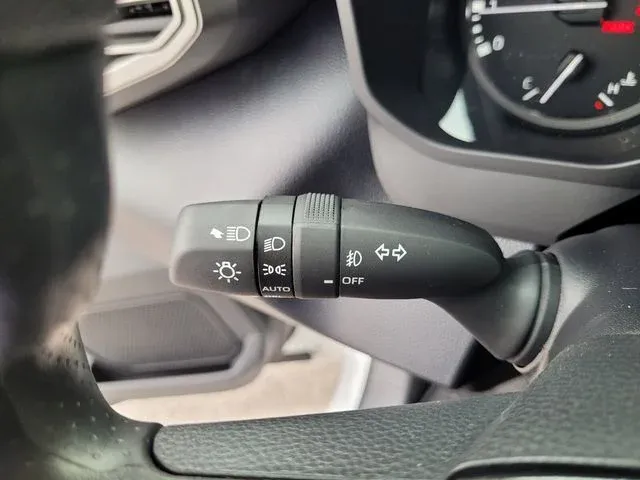 2025 Toyota Tundra SR5 thumbnail 30