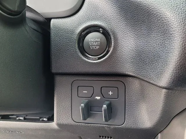 2025 Toyota Tundra SR5 thumbnail 34