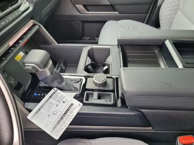 2025 Toyota Tundra SR5 thumbnail 43