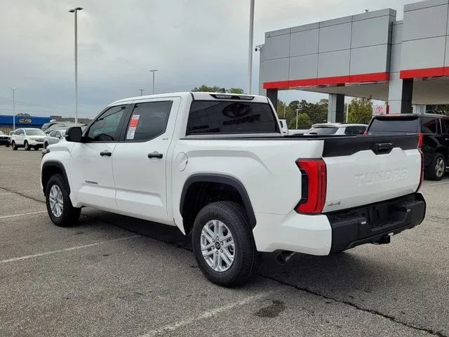 2025 Toyota Tundra SR5 thumbnail 5