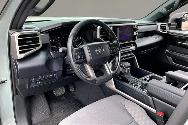 2025 Toyota Tundra SR5 thumbnail 14