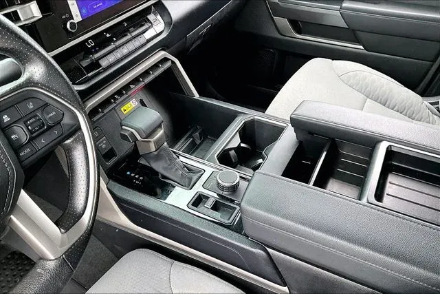 2025 Toyota Tundra SR5 thumbnail 15