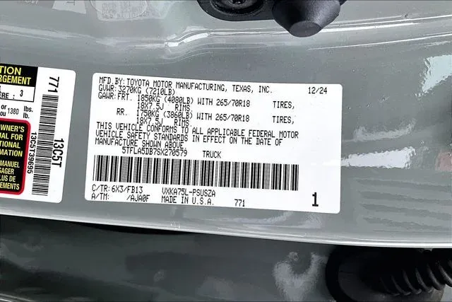 2025 Toyota Tundra SR5 thumbnail 16