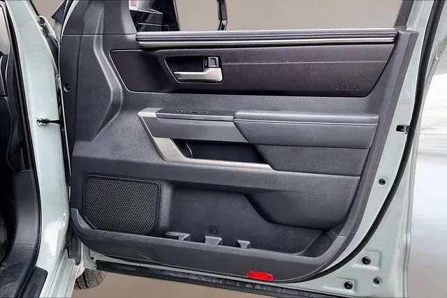 2025 Toyota Tundra SR5 thumbnail 25