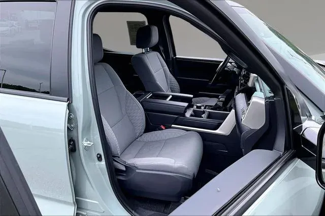 2025 Toyota Tundra SR5 thumbnail 26
