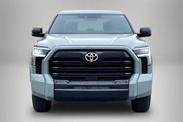 2025 Toyota Tundra SR5 thumbnail 3