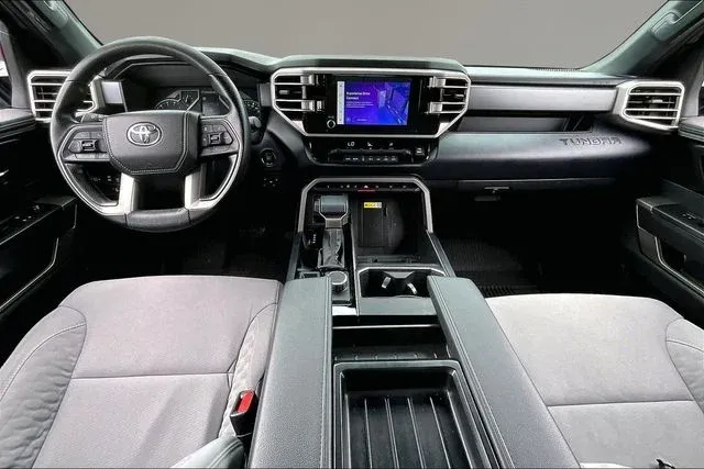 2025 Toyota Tundra SR5 thumbnail 7