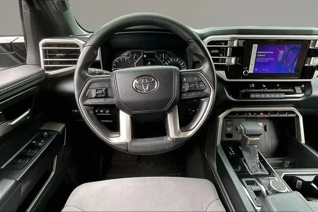 2025 Toyota Tundra SR5 thumbnail 8