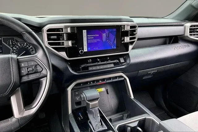 2025 Toyota Tundra SR5 thumbnail 9