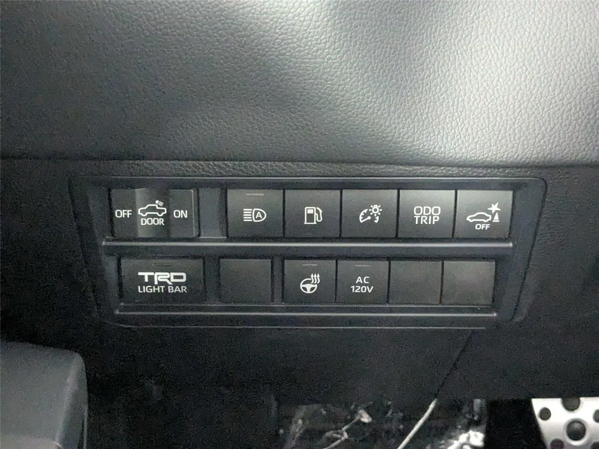 2025 Toyota Tundra TRD Pro HV thumbnail 16