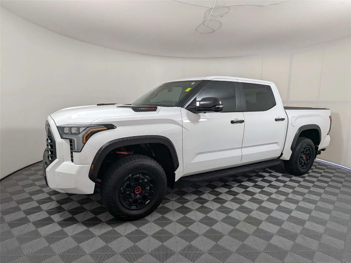 2025 Toyota Tundra TRD Pro HV thumbnail 2