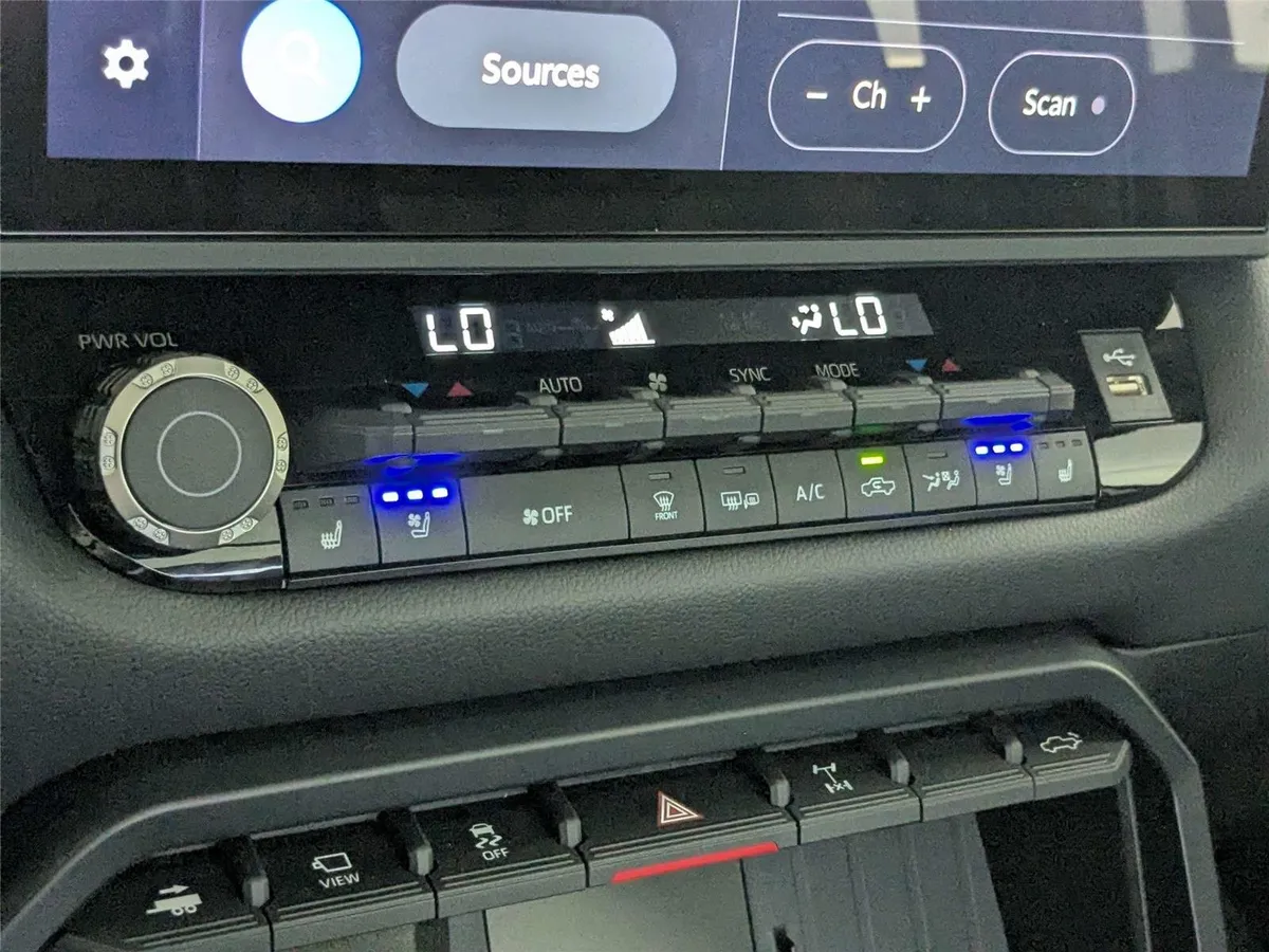 2025 Toyota Tundra TRD Pro HV thumbnail 23