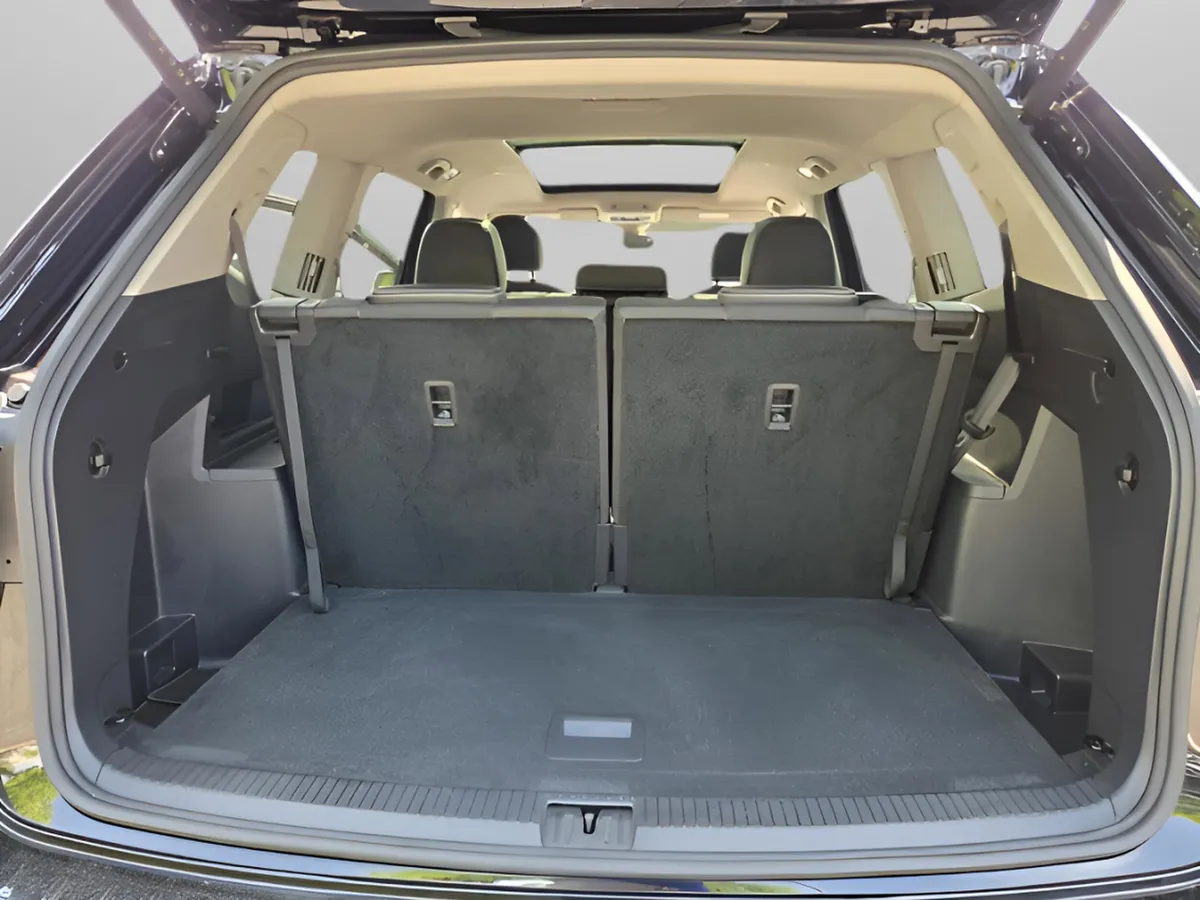 2025 Volkswagen Atlas 2.0T SEL Premium R-Line thumbnail 12