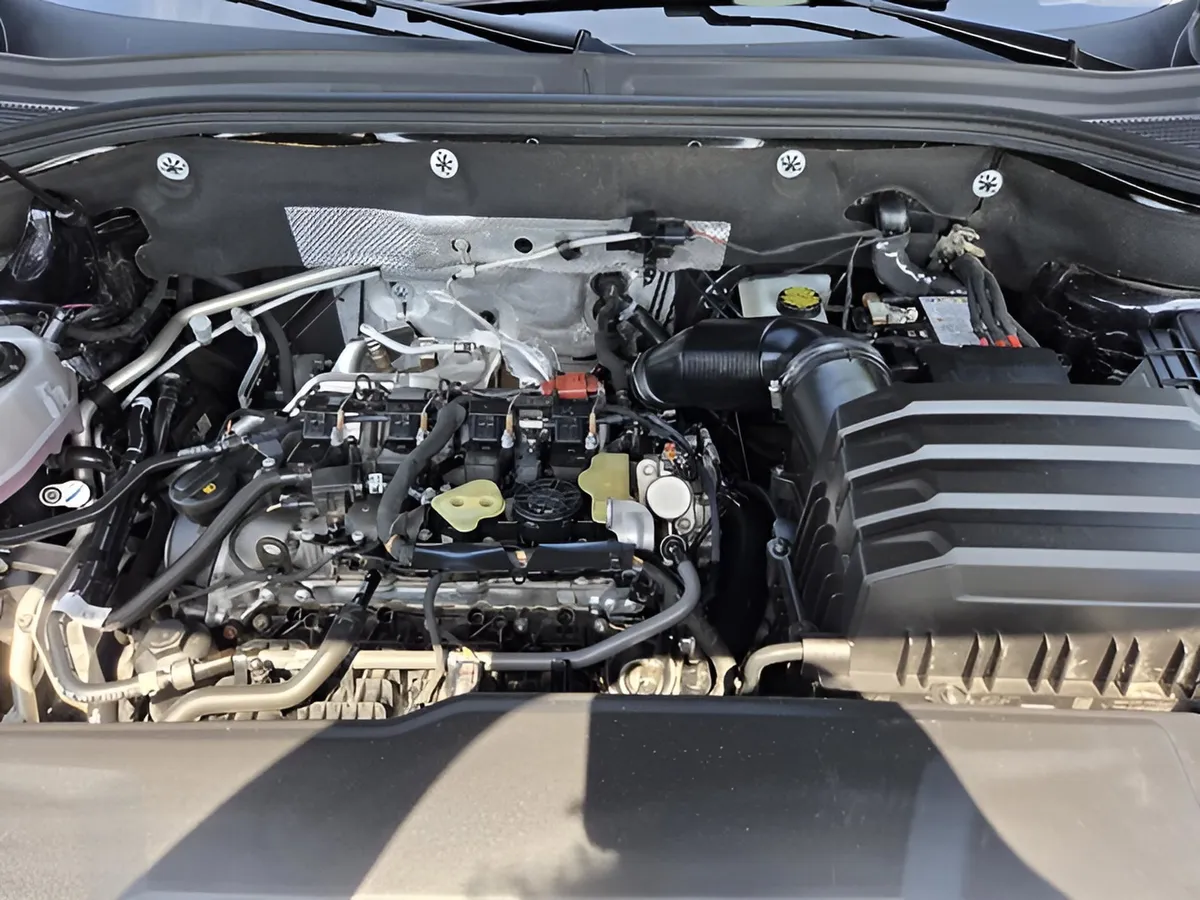2025 Volkswagen Atlas 2.0T SEL Premium R-Line thumbnail 13