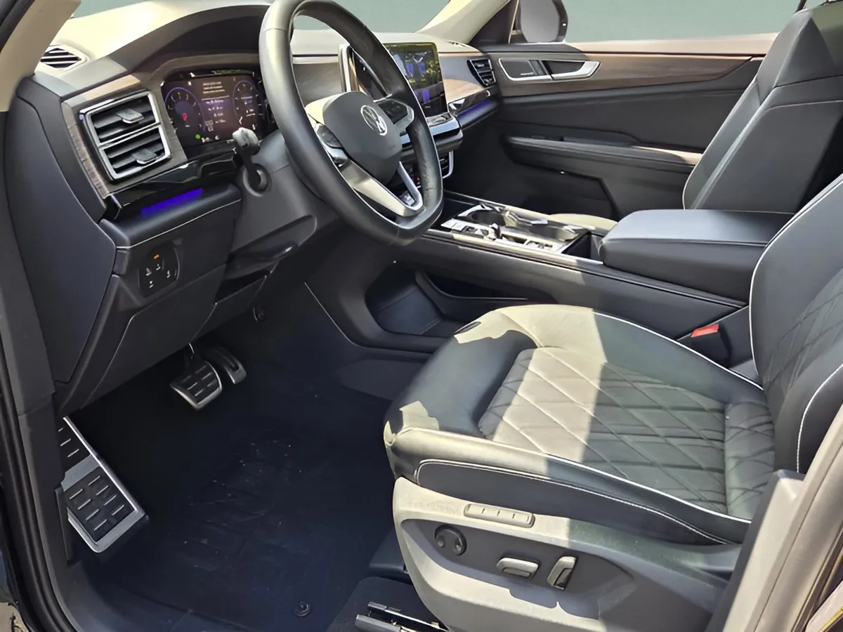 2025 Volkswagen Atlas 2.0T SEL Premium R-Line thumbnail 28